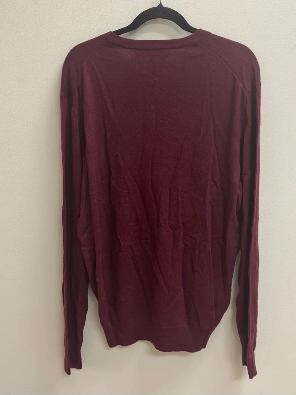 Neiman Marcus Cashmere Silk V-Neck Lightweight Sweater - Burgundy XL Minimalist